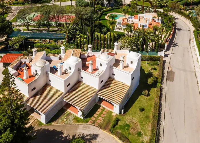 3-Bed Clifftop Beach House - Pool, Private Garden, Rooftop&Paddle Boards Porches 