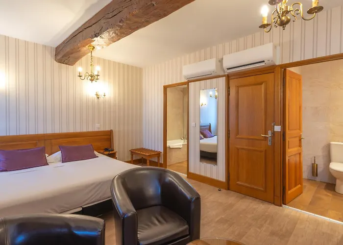 Logis Hotel De La Cloche Beaune 