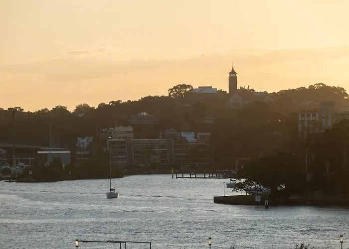 Ferienwohnung Waterfront - King Bed Master @ Rocks Sydney #9A