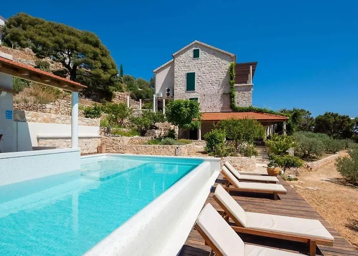Holiday House With A Swimming Pool Sveta Nedilja, Hvar - 22136 Jelsa 