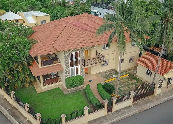 Luxe Comfort 8 Bedroom Villa With Private Pool & Entertainment Sosúa