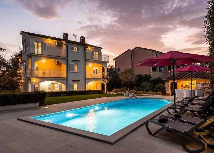 Villa Duga In Porec For 12 People With Sea View & Only 1,2 Km From Beach