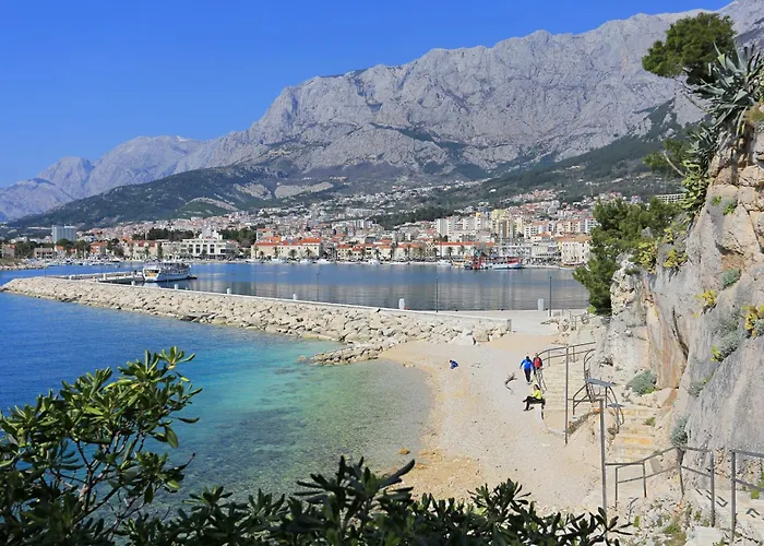 Apartments With Parking Space Makarska - 22758