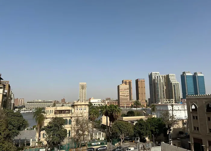 شقة فندقية بالزمالك إطلالة جزئية على النيل 3 نوم 2 حمام Zamalek Kairo