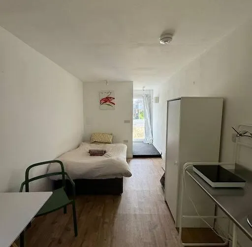 Studio Flat, Parking, Filton Bristol