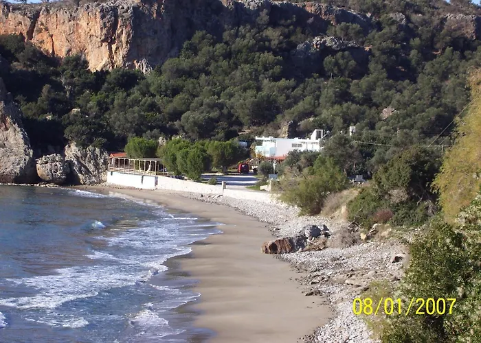 Nikos & Anna Rooms Rodakino