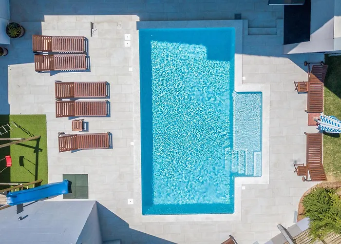 Beach Front Home In Pula