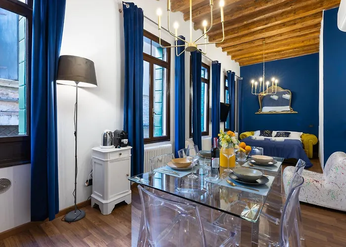 Ferienwohnung Blue Venetian House