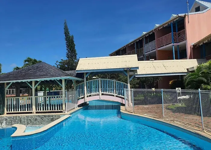 Studio Agreable A Sainte-Anne De 30 M² Avec Piscine Partagee