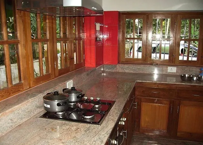 4 Bedroom House@Kottayam Towna/C 812983!5682