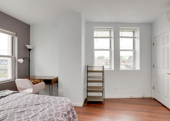 Philadelphia Apartment, Near Transit + Sites!