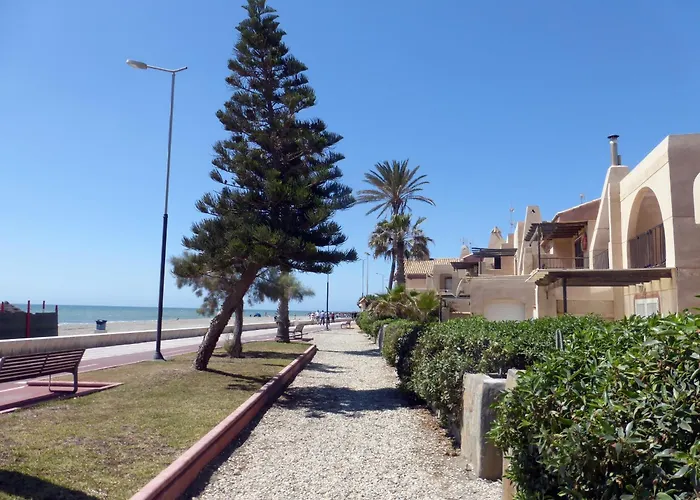 Lovely 2 Bedroom Apartment With Pool Roquetas de Mar