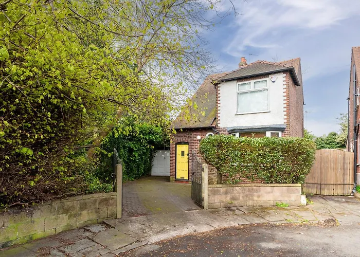 Fantastic, Modern 3 Bedroom House Manchester