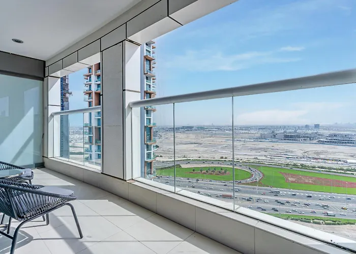 Savis Homes - Damac Paramount Tower A 1Br Ultimate Luxury And Glam Escape Dubai