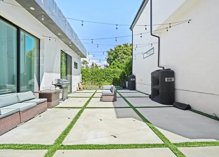 New Lavish Elegant 3BR Home in Mar Vista, Pet Friendly! 10min to Venice Beach! Los Angeles