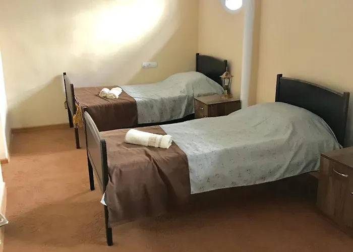Hostel Castle House Garni