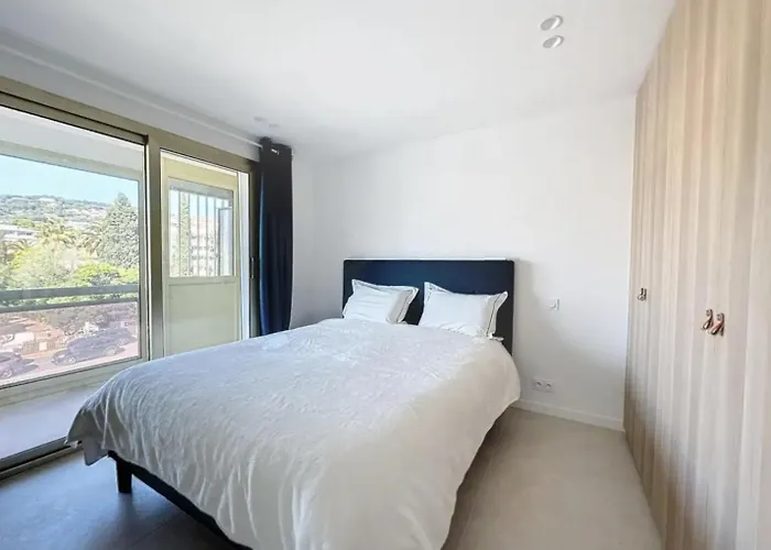 Modern 2 Bedroom In The Heart Of Cannes