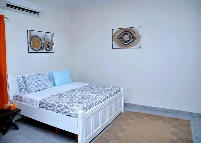 Petite'S Nest - Studio 2 Akkra