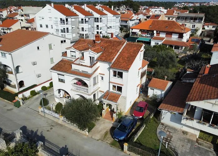 Apartments And Rooms With Parking Space Zadar - 21805