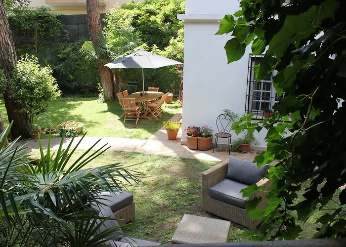 Ferienwohnung Giardino Dei Giganti, 5 Minute Walk To The Subway B Rom