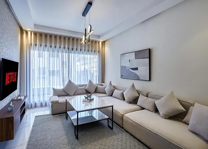 Your Home Away From Home 2 Bed Flat With Parking Casablanca