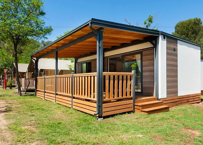 Glamping And Mobile Homes Lavanda - Holiday Centre Bi Village Fažana