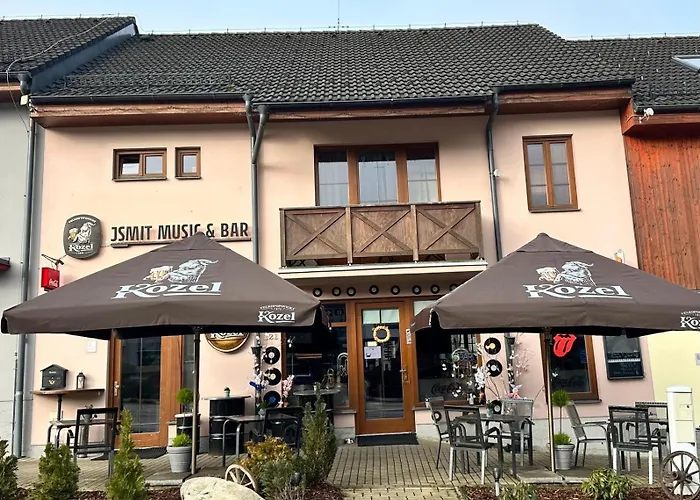 Jsmit Music&Bar&Apartments, Balkony V Apartmanah, Bar Dole Lipno nad Vltavou