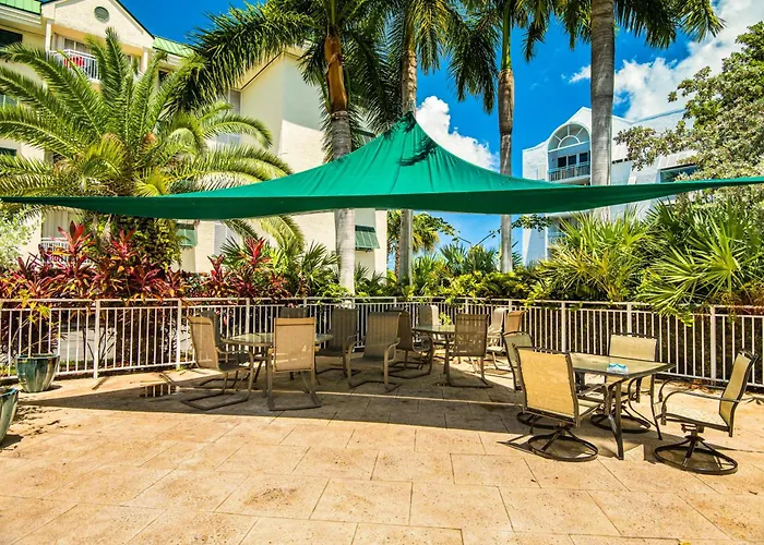 Kwss310 Sunrise Suites Panama Suite #310 Key West