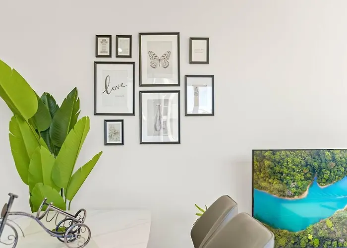 Cozy 2 Bedroom Apt At Waterloo Sydney