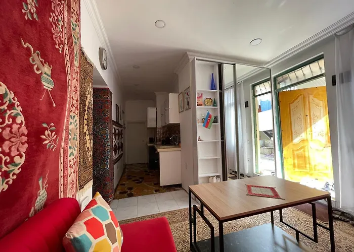 Cozy And Lovely Apartment In The Heart Of Baku Old City
