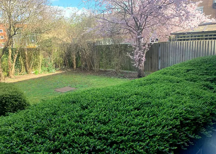Lovely & Spacious Flat-Deptford Creekside London