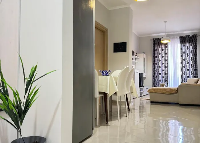 Ferienwohnung Vlora Centre Lions Gate 1