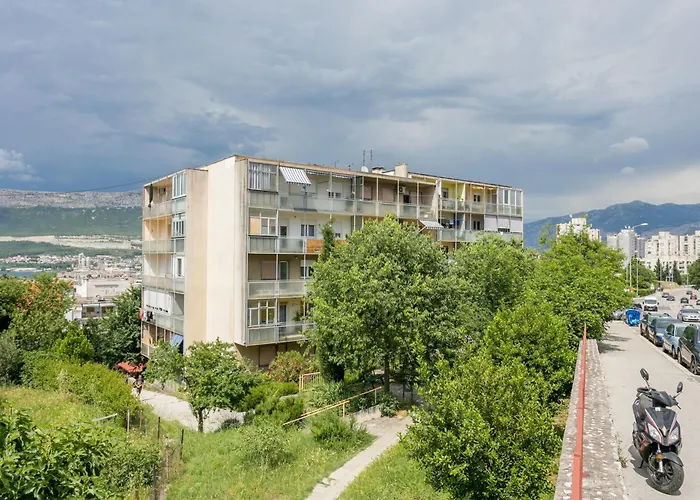 Apartments With Wifi Split - 23098