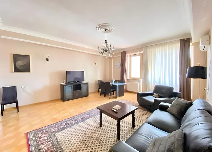 King-Size Apartment In The Heart Of Tbilisi