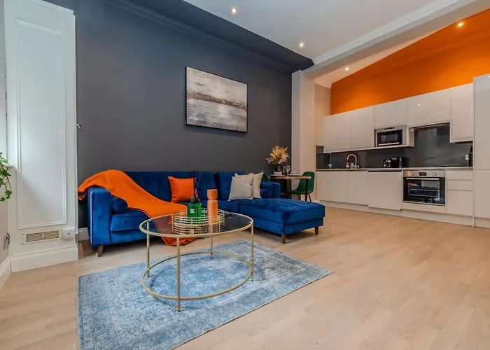 Spacious One Bedroom Flat Next To Brighton Beach & Pavillian