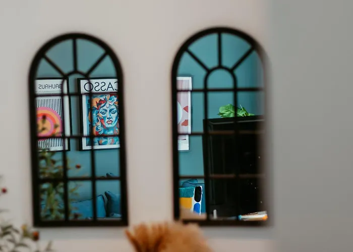 Stylish 2-Bedroom Escape Near Dubai Mall