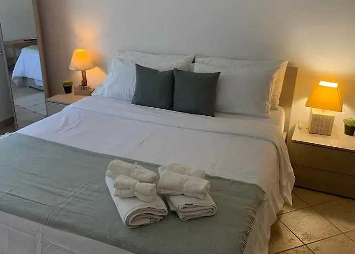 Roux Apartment Rom