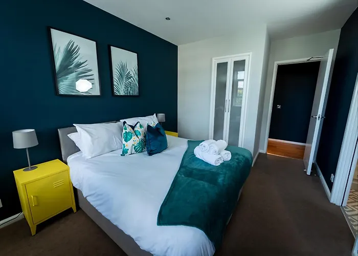 Top Floor Apartment In City Centre Hove