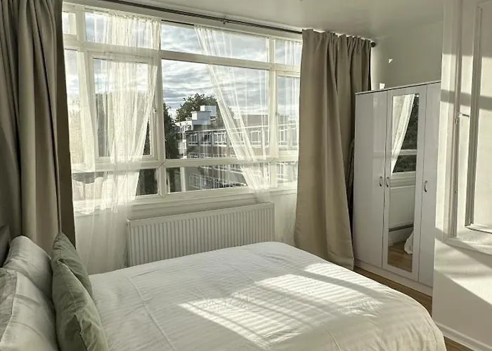 Ferienwohnung Leafy Sanctuary In Putney London