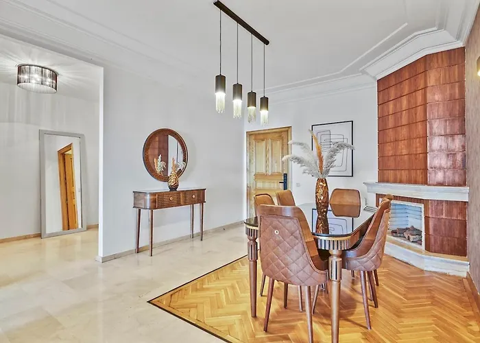 Spacious 2 Bed Flat With City Views And Free Parking Casablanca