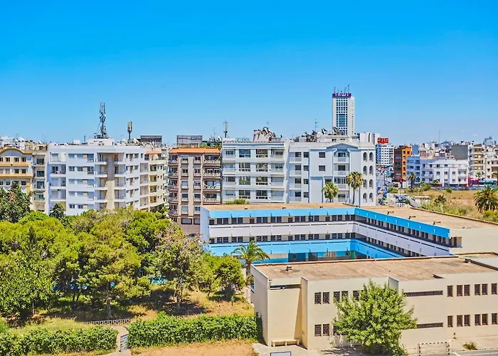 Spacious 2 Bed Flat With City Views And Free Parking Casablanca