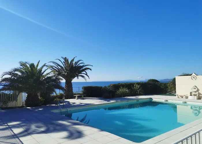 Rivages Palladio Maison Dans Une Residence Avec Parc Boise Et Piscine En Front De Mer Saint-Raphaël