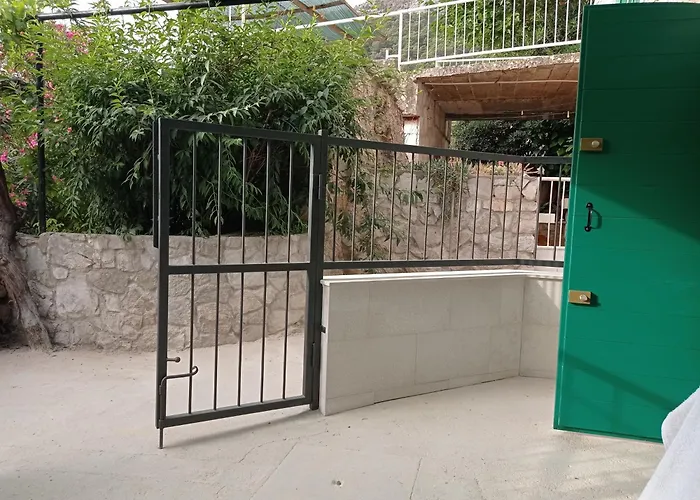 Apartments With Wifi Pitve, Hvar - 22114 Jelsa 