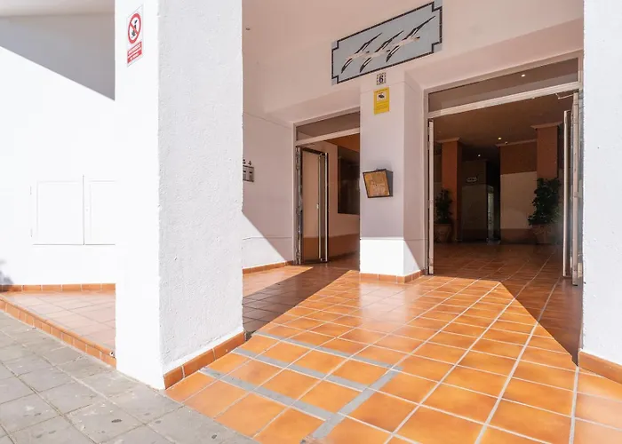 Quality Apartment Sleeps 8 Airconditioned Underground Parking Ultra Fast Wifi Marbella