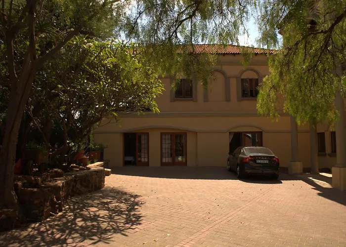 Aloha Lodge 2 Bedroom Apartment Near Menlyn Sleeps 4 Pretoria-Noord
