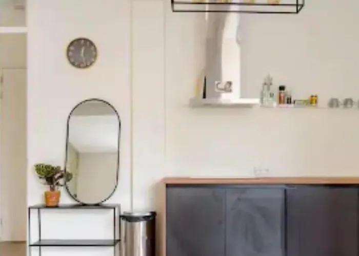 Very Convenient Studio Near City Center Den Haag