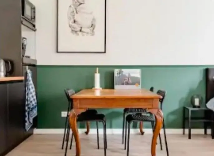 Very Convenient Studio Near City Center Den Haag