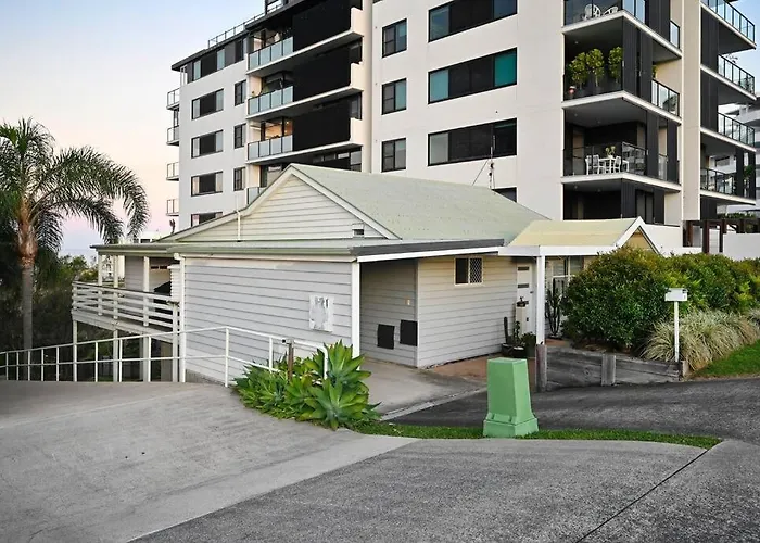 Groovy Beach Bungalow Caloundra