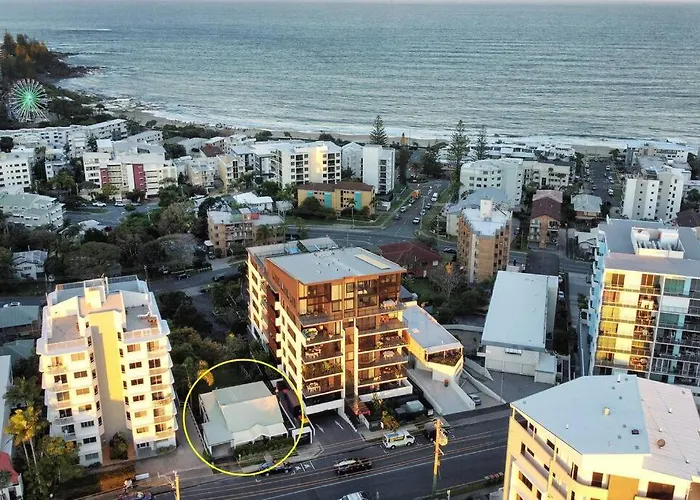 Groovy Beach Bungalow Caloundra