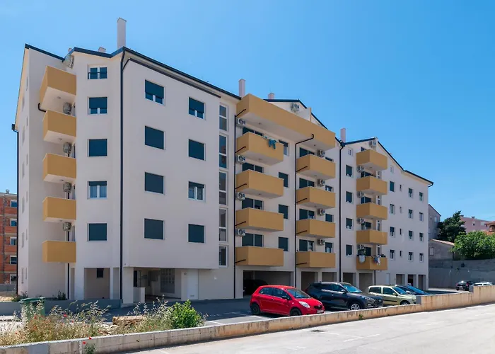 Apartments With A Parking Space Pula - 23290